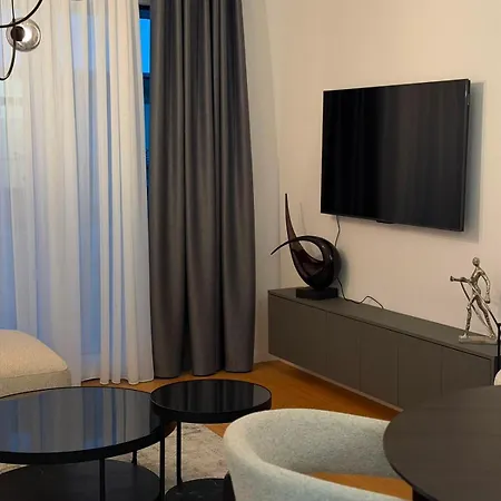 Malami Of Mall Apartmán